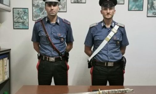 LOMELLO 30/07/2019: Minaccia la moglie con una spada. Denunciato un 50enne