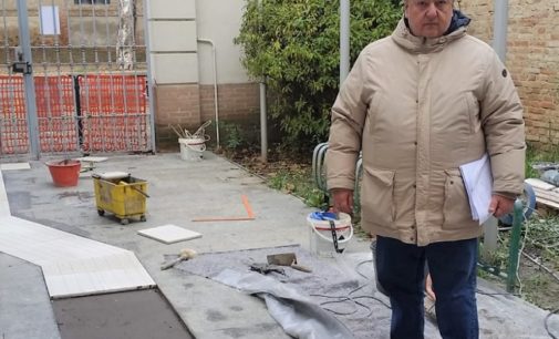 VOGHERA 22/11/2019: Nuovi percorsi per non vedenti e ipovedenti negli uffici comunali di corso Rosselli. Barbieri e Salerno: “Per una città più vivibile per tutti”