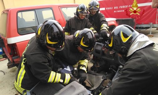 PAVIA OLTREPO 29/12/2019: Emergenze. Oggi i nuovi Pompieri si addestrano all’uso delle nuove strumentazioni per i casi di incidente stradale. Intanto nella notte due emergenze