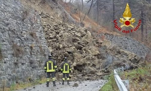 VARZI PONTE NIZZA 30/06/2020: Strade. Nuove asfaltature in corso. Partiti i lavori anche sulla frana di Nivione