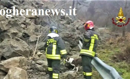 VARZI 19/12/2019: Frana sulla Sp 166. Giornata di lavoro e ricerche per i vigili del fuoco (IL VIDEO). Non ci sarebbero dispersi. Sul caso anche un Comunicato dell’on Romaniello