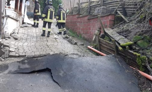 BORGO PRIOLO 27/01/2020: Cede la collina a Ghiaie. Quattro abitazioni dichiarate inagibili dai vigili del fuoco. Una famiglia resta senza casa (LE FOTO)