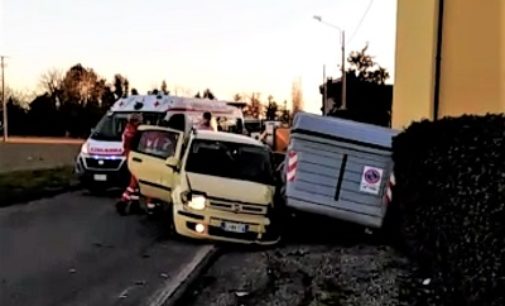 VOGHERA 06/02/2020: Scontro frontale in strada Torremenapace. Due donne ferite