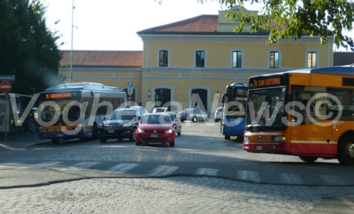 PAVIA 07/02/2020: Tenta di baciare e di palpeggiare una ragazza in stazione. 21enne denunciato per violenza sessuale