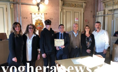 VOGHERA 21/02/2020: Premiato dal Comune lo studente 14enne che l’anno scorso catturò un ladro. “Rifarei tutto. Mio padre mi ha insegnato ad essere contro l’illegalità”