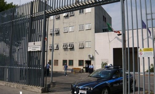 VOGHERA 14/04/2020: Donati libri alla biblioteca carceraria. In carcere 5 contagiati e un detenuto morto per coronavirus