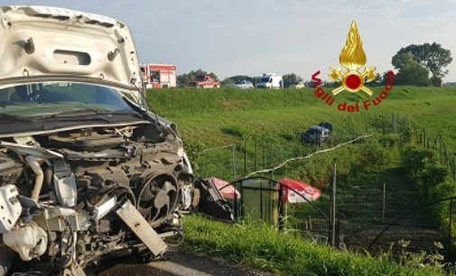 MEZZANINO 14/08/2020: Scontro sull’argine. Una automobilista resta ferita