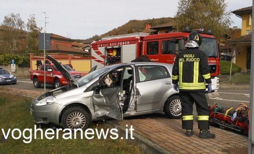 VARZI 29/10/2020: Scontro sulla provinciale all’incrocio di via Repetti. Due i feriti