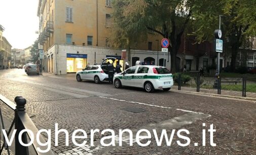 VOGHERA 28/11/2020: Sicurezza. Nuovi controlli della polizia locale nelle piazze e nei giardini