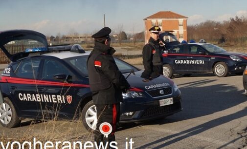 CASTEGGIO 01/12/2020: Nel parcheggio del Gulliver ubriachi e con un coltello appresso. I carabinieri denunciano due uomini