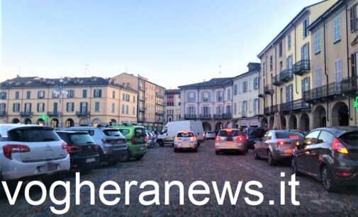 VOGHERA 12/02/2021: Shopping in centro nel week-end in sicurezza. Il Comune annuncia la linea dura su mascherine assembramenti e parcheggi selvaggi