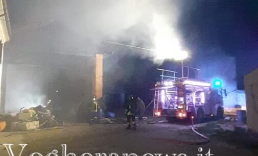 VOGHERA PONTE NIZZA 04/04/2021: Incendio in abitazione e in cascina. Notte di lavoro per i vigili del fuoco iriensi