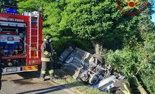 COLLI VERDI 25/06/2021: Auto esce di strada e si ribalta. Ferito un 90enne