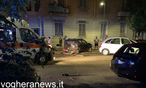 VOGHERA 04/07/2021: Uscita di strada nella notte in città. Due feriti portati al Policlinico