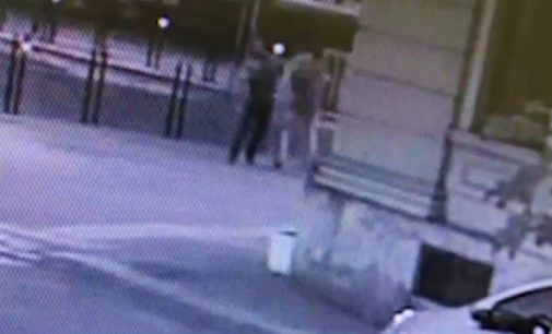 VOGHERA 22/07/2021: Tragedia di piazza Meardi. Spunta il video degli attimi precedenti lo sparo. L’assessore viene avvicinato riceve un pugno e poi cade