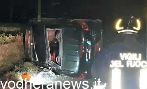 VOGHERA 22/08/2021: Auto si ribalta su strada Ferretta. Ferito un 32enne