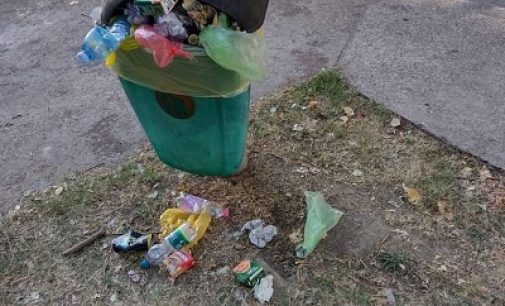 VOGHERA 18/10/2021: Decoro urbano. 60 cestini porta rifiuti sostituti in città