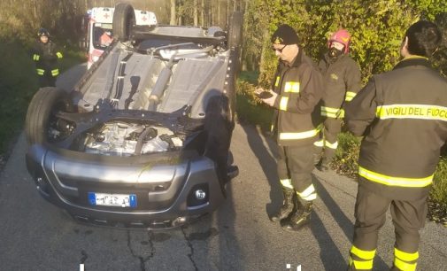 GODIASCO 24/11/2021: Auto perde il controllo e si ribalta. E’ successo stamattina a Montalfeo