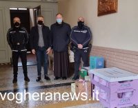 VOGHERA 24/12/2021: Dalla Polizia locale doni per Natale alla mensa dei poveri dei Frati francescani