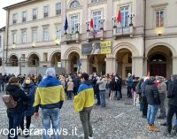 VOGHERA 28/02/2022: Guerra in Ucraina. In tanti al presidio di ieri in piazza a sostegno della popolazione aggredita