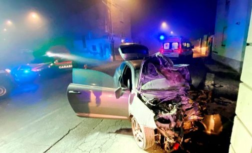 MEZZANA BIGLI 21/02/2022: Schianto nel centro abitato. I Carabinieri salvano un 25enne