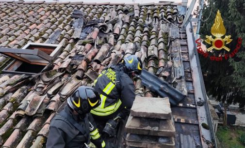 SILVANO PIETRA CERTOSA 30/03/2022: Incendi nella notte. Distrutta un’auto e una legnaia. E un tetto