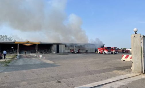 CASEI GEROLA 20/05/2022: A fuoco capannone dell’area industriale