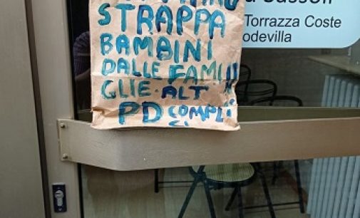 VOGHERA 06/06/2022: Scritte denigratorie sulla sede del Pd. “Sono la conseguenza della becera propaganda che nulla ha a che vedere con la politica”