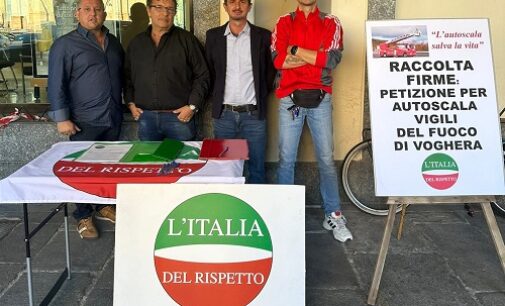 VOGHERA 29/09/2022: Autoscala dei Vigili del Fuoco. Sabato prosegue la raccolta firme dell’Italia del Rispetto