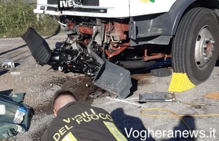 CASTELLETTO DI BRANDUZZO 02/10/2022: Scontro moto camion. Centauro Pavese perde la vita sulla Sp1