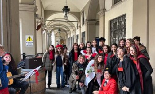 VOGHERA 30/11/2022: Scuola. Violenza sulle donne. In Piazza Duomo la manifestazione dell’IC Dante