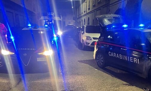 BRONI 24/01/2023: Armato di coltello e di tirapugni. Bloccato dai Carabinieri mentre dà in escandescenze in strada