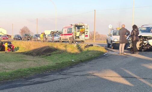 LUNGAVILLA 25/01/2023: Scontro sulla Sp1. Auto finisce ribaltata nel campo