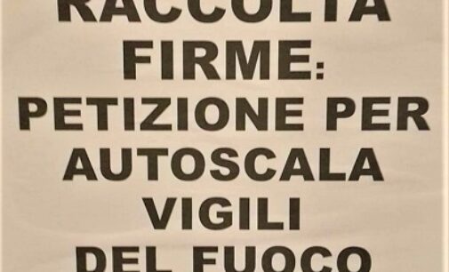 VOGHERA 15/02/2023: Autoscala dei Vigili del Fuoco. Continua la raccolta firme dell’Italia del Rispetto. Appello ai cittadini. I commercianti aderiscono