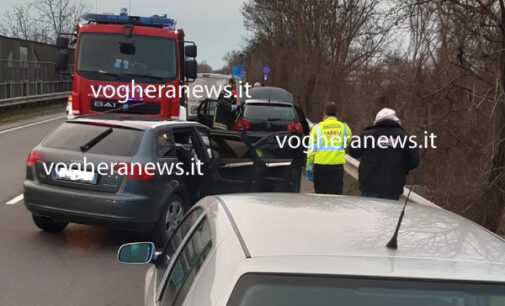 VOGHERA 28/02/2023: Scontro in tangenziale. Coinvolte due auto con 6 persone a bordo