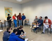 VOGHERA STRADELLA 10/02/2023: Laboratori teatrali e attività ricreative di gruppo. Proseguono le attività gratuite per i giovani previste dal progetto “Giovani Smart” dell’Istituto SANTACHIARA