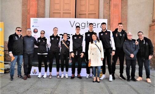 VOGHERA 05/04/2023: Piazza Duomo gremita: grande successo per l’iniziativa “Studenti in piazza – Lo sport può cambiare il mondo”