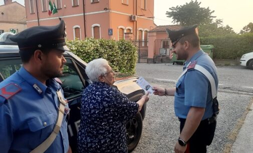 ZENEVREDO 08/06/2023: 89enne sventa truffa telefonica. La donna ringrazia i carabinieri per averla messa in guardia durante un incontro informativo pubblico