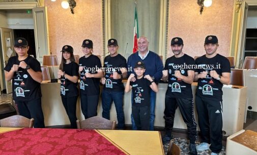 VOGHERA 23/10/2023: Kickboxing. L’atleta Marco Lazzari ricevuto in municipio. Parteciperà assieme ad un gruppo di giovanissimi al torneo mondiale di Palermo