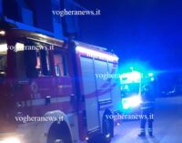 VOGHERA 27/10/2023: Appartamento invaso dal fumo. I vigili del fuoco si calano dall’alto e salvano una donna e i suoi due gatti