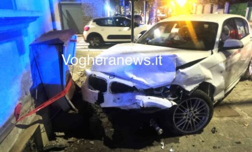 VOGHERA 19/11/23: Scontro fra auto in via Amendola. Due ragazzi ricoverati al San Matteo