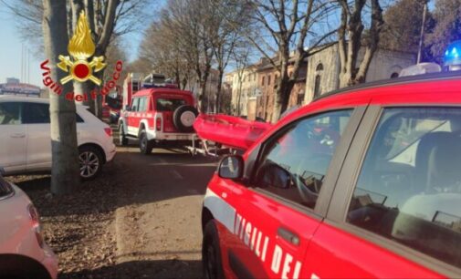 PAVIA 25/12/2023: Uomo finisce nel Ticino e rischia di annegare. Salvato dai vigili del fuoco e da alcuni cittadini