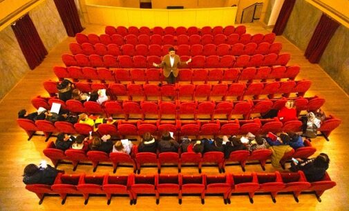 VOGHERA 05/02/2024:  Il Teatro Valentino Garavani apre ai giovani. Alunni della Pascoli in visita guidata straordinaria
