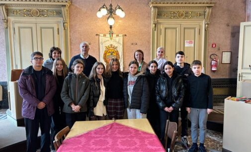 VOGHERA 06/03/2024: Progetto “Erasmus”. L’amministrazione comunale accoglie studenti e professori dalla Romania ospiti della media Pascoli