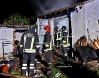 CERVESINA 12/04/2024: Garage a fuoco. Notte di lavoro per i pompieri di Voghera