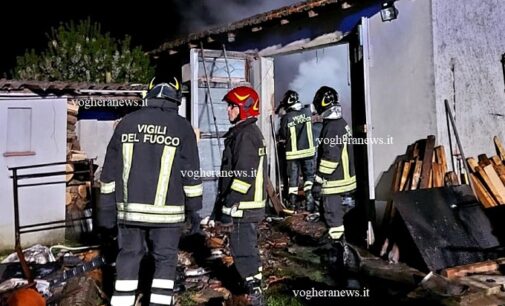 CERVESINA 12/04/2024: Garage a fuoco. Notte di lavoro per i pompieri di Voghera
