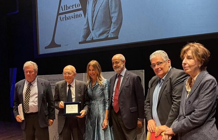 VOGHERA 15/04/2024: Premio Alberto Arbasino. La prima edizione ha incoronato il giurista Sabino Cassese