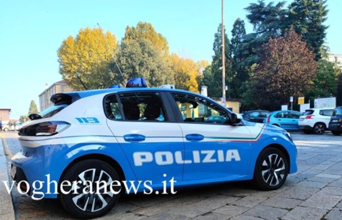 VOGHERA 30/10/2026: In auto con il coltello in mano. Grazie alla collaborazione dei cittadini la Polizia sequestra l’arma e denuncia un 31enne