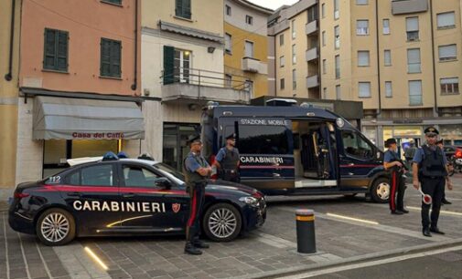 STRADELLA 05/10/2026: Uomo nudo in strada. Intervengono i Carabinieri e lo affidano alle cure dei sanitari
